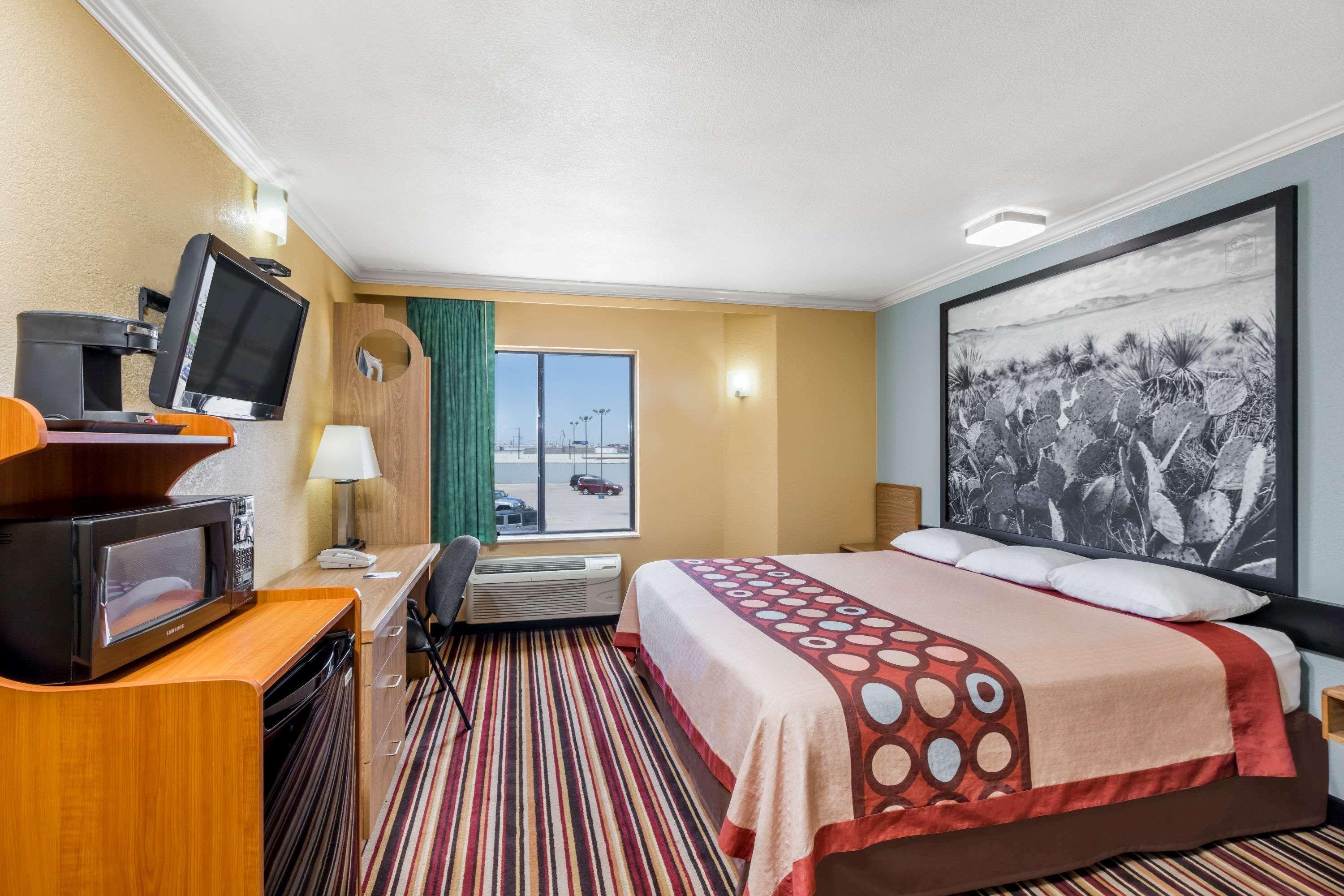 Super 8 By Wyndham Midland Motel Dış mekan fotoğraf