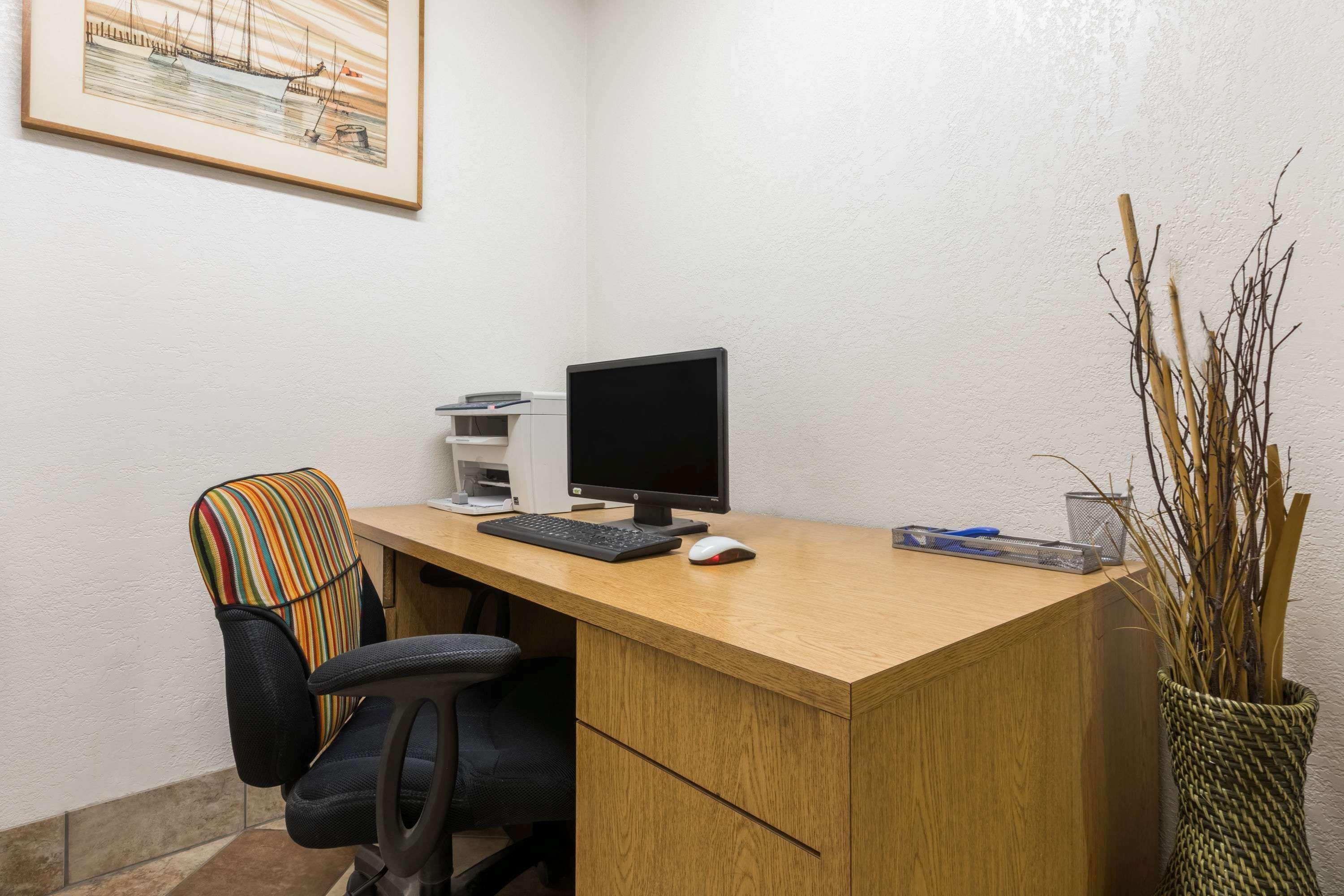 Super 8 By Wyndham Midland Motel Dış mekan fotoğraf