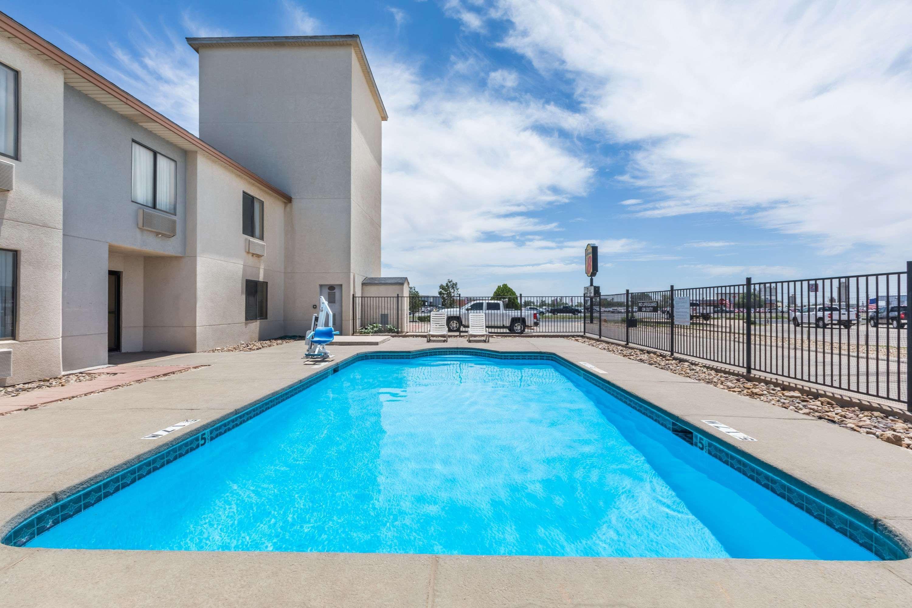 Super 8 By Wyndham Midland Motel Dış mekan fotoğraf