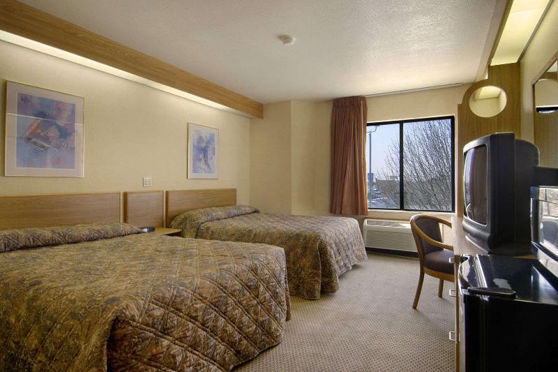 Super 8 By Wyndham Midland Motel Oda fotoğraf